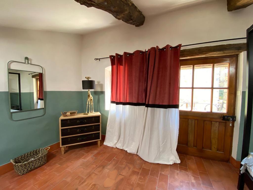 La Tour Des Baronnies A La Porte De L Eau Saint-Auban-sur-lʼOuvèze 外观 照片
